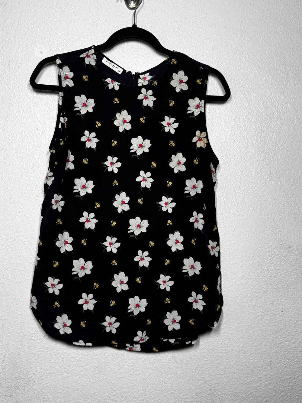 Equipment Femme Tank Top Navy Blue Round Neck Floral Back Zip Sleeveless Sz S